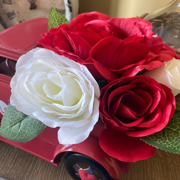 Valentine’s Day Farmhouse Rustic Vintage Farm Red Pick Up Truck Centerpiece - Picture 7 of 9